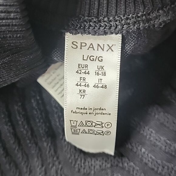 175 NWT Spanx Seamless Swirl Long Sleeve Shirt Size Large Black - Picture 7 of 8